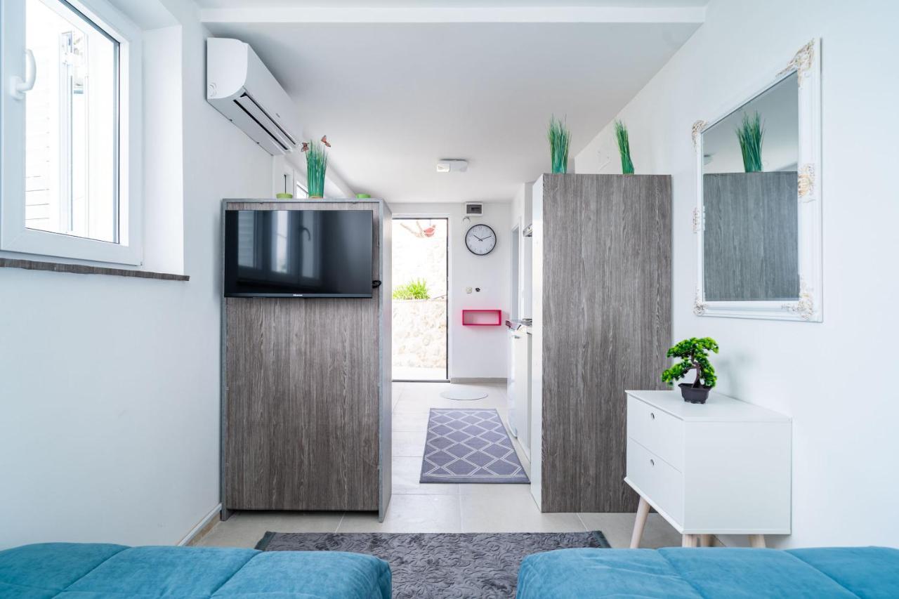 Sunset Apartment *